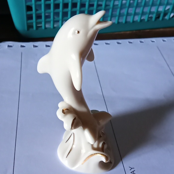 Lenox porcelain Dolphin figurine. - Picture 1 of 3